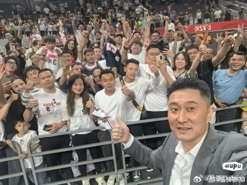 ANBO体育app-广州球迷为球队赢得连胜欢呼(广州球迷为球队赢得连胜欢呼的是谁)