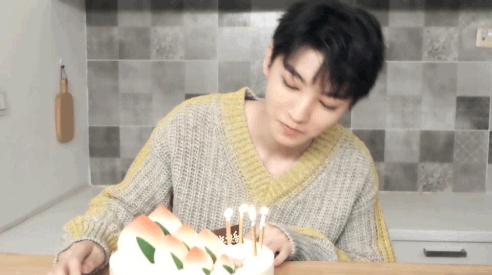 22岁生日快乐！NBA官方晒照为杰伦-胡德-希菲诺庆生的简单介绍