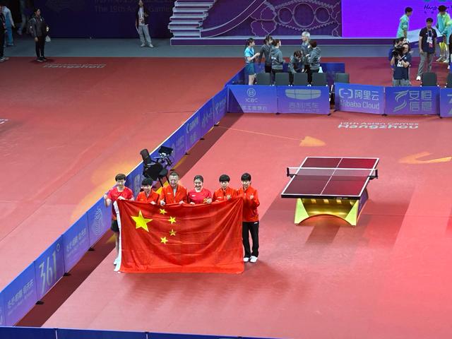 新西兰男子乒乓球运动员实力取胜，夺冠